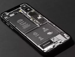 Kembalinya Baterai Removable Pada Smartphone