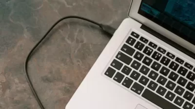 Cara Terbaik Mengisi Daya Laptop