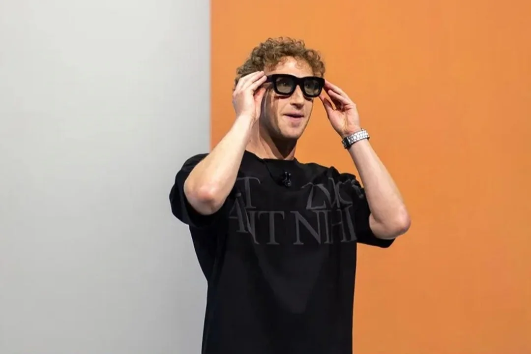 Mark Zuckerberg Prediksi Kacamata Pintar akan Gantikan Smartphone