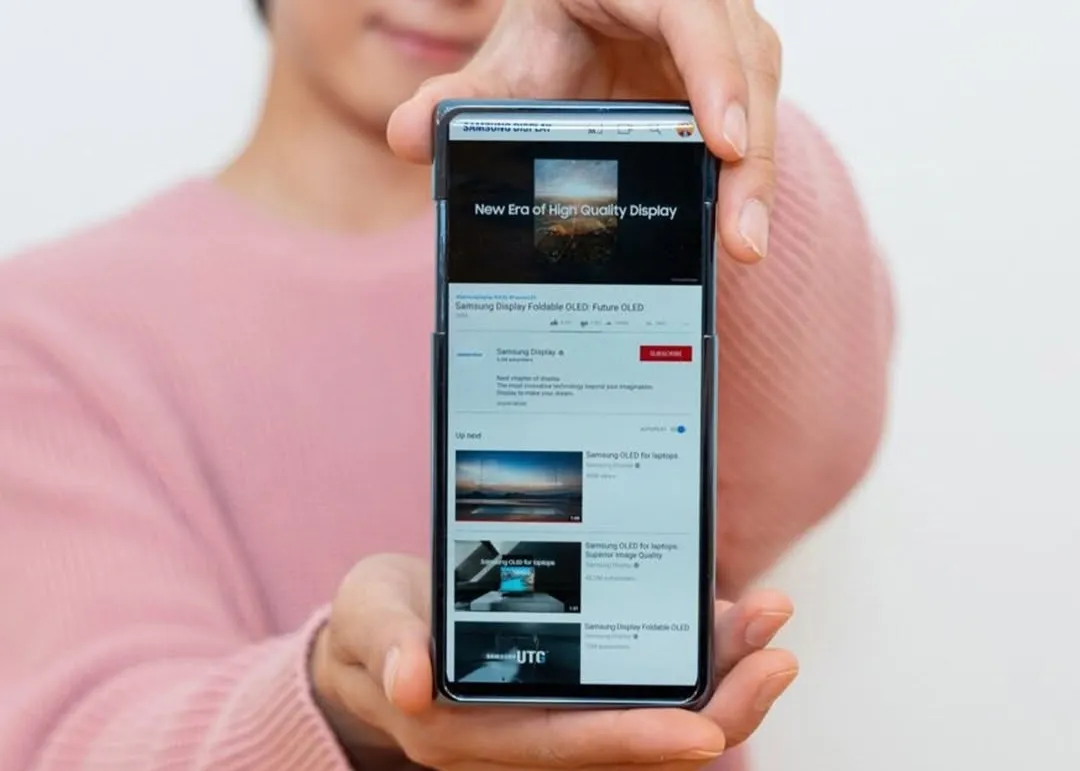 Samsung Resmi Perkenalkan Ponsel Konsep Geser